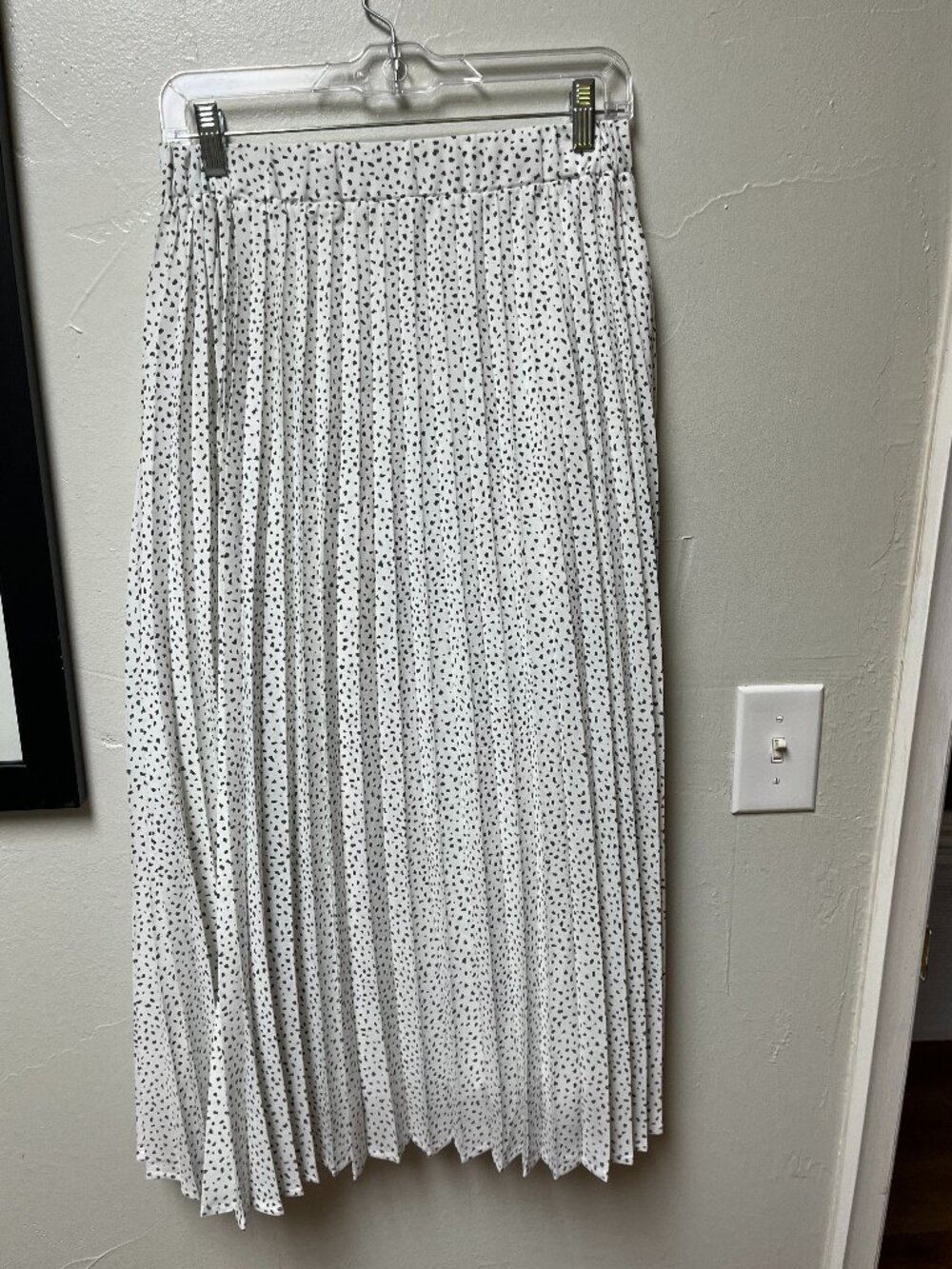 Chic White & Black Spotted Midi Skirt- Lightweight and Flowy